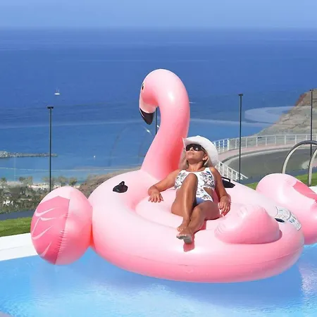 12 Beyond Amadores Playa *